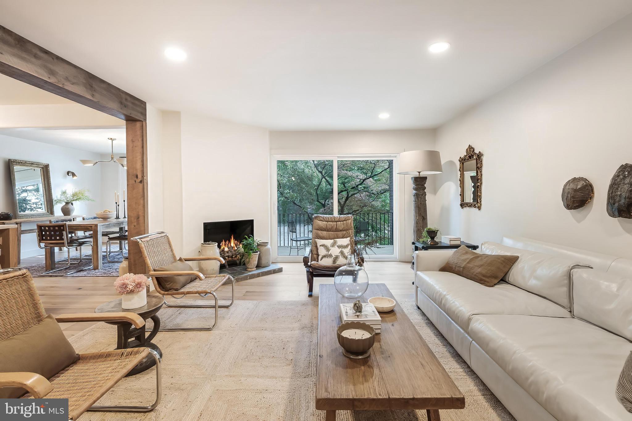 1603 GREENBRIAR COURT