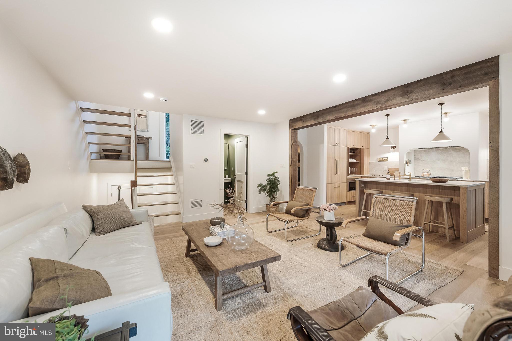 1603 GREENBRIAR COURT