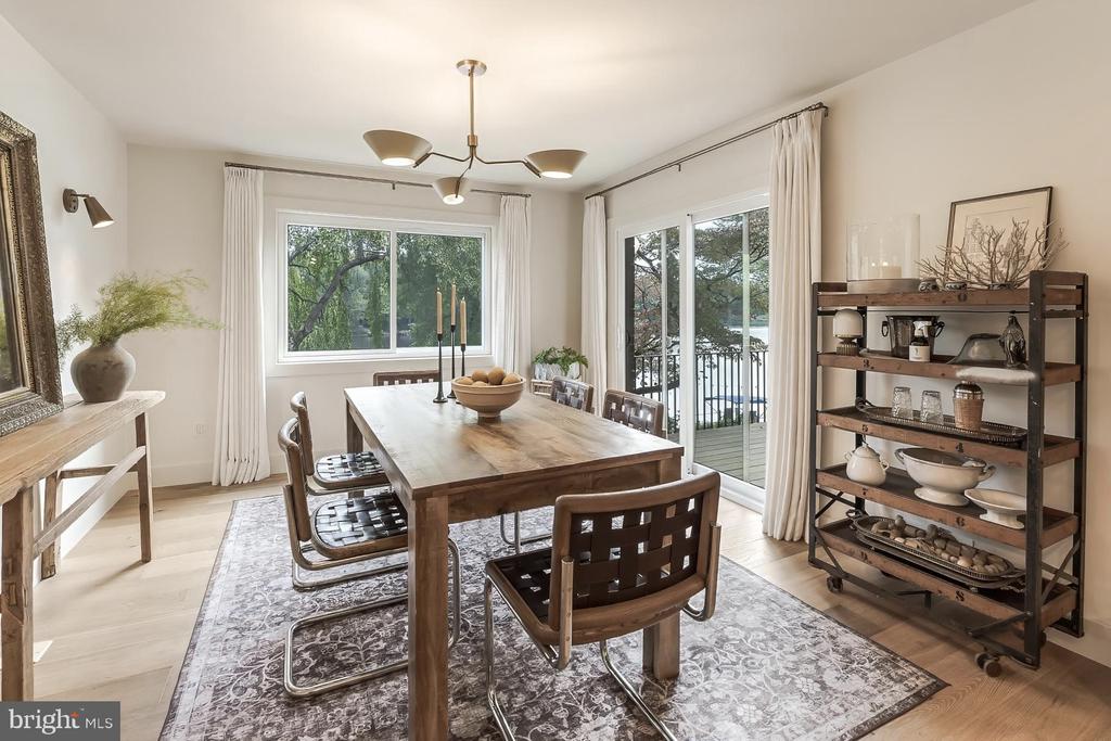 1603 GREENBRIAR COURT