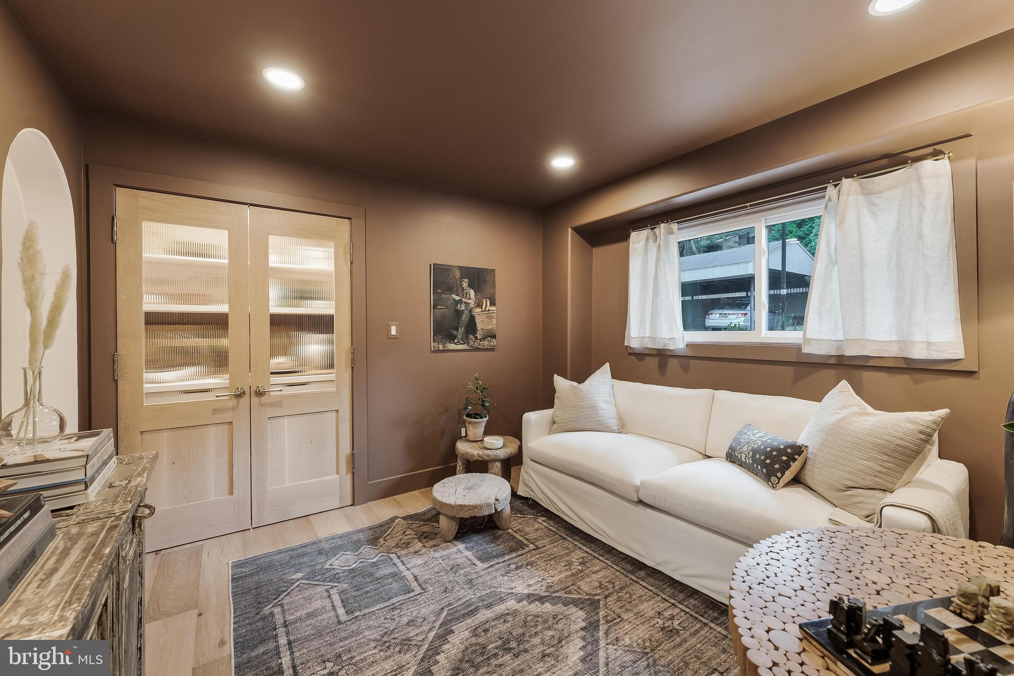 1603 GREENBRIAR COURT