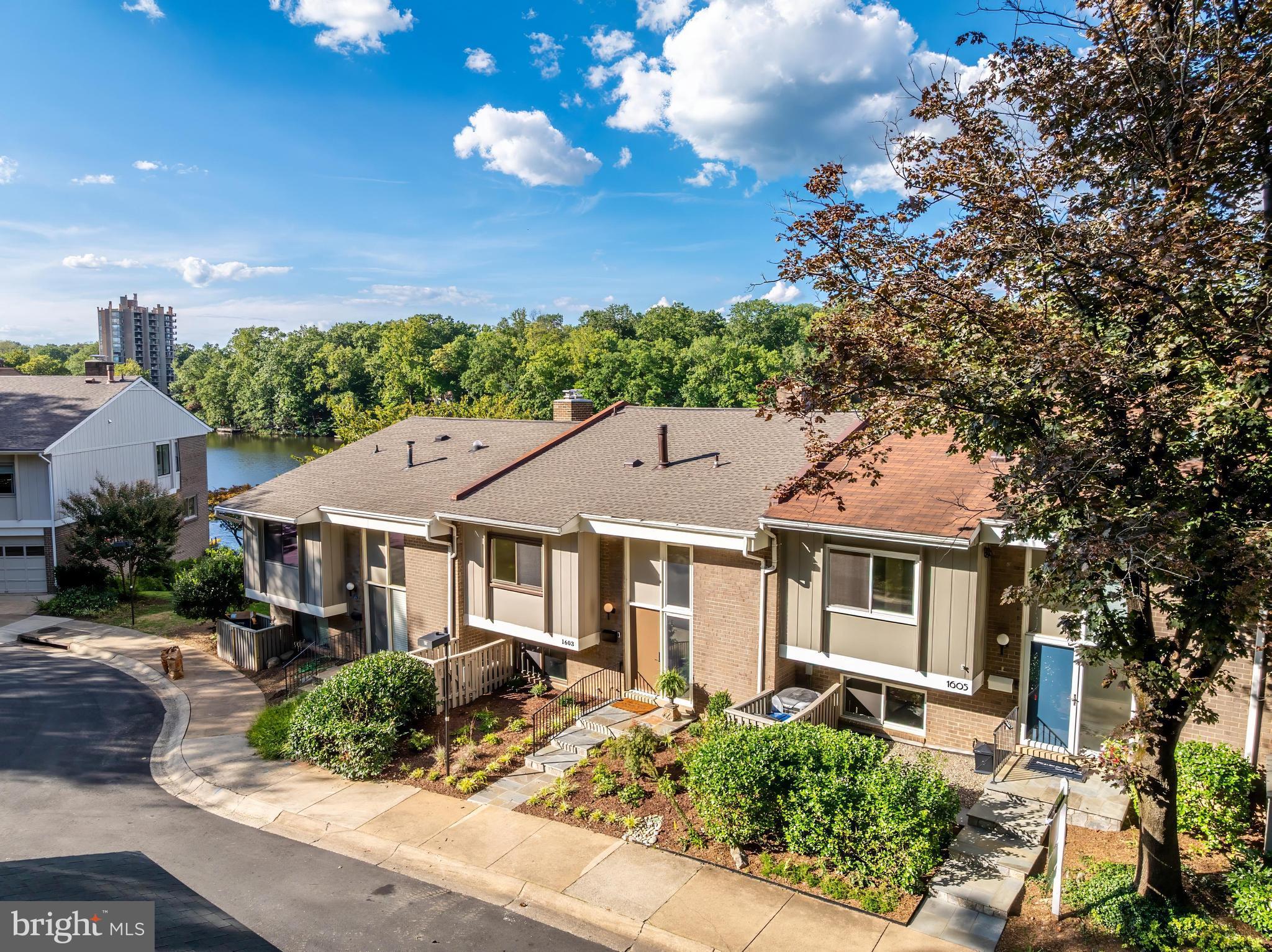 1603 GREENBRIAR COURT