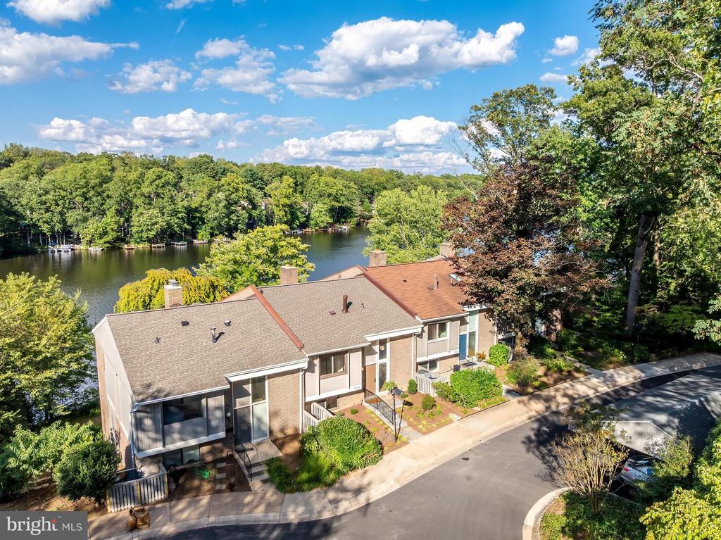 1603 GREENBRIAR COURT