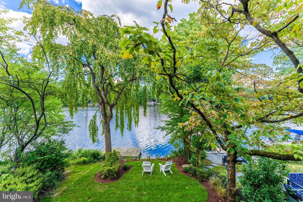 1603 GREENBRIAR COURT