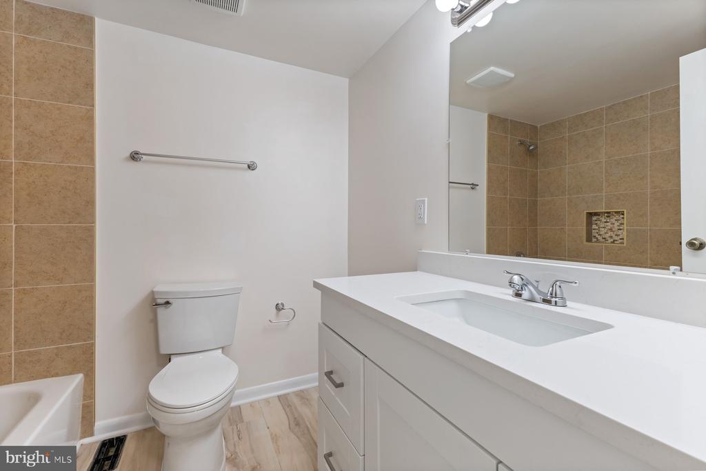 8011 TREASURE TREE COURT