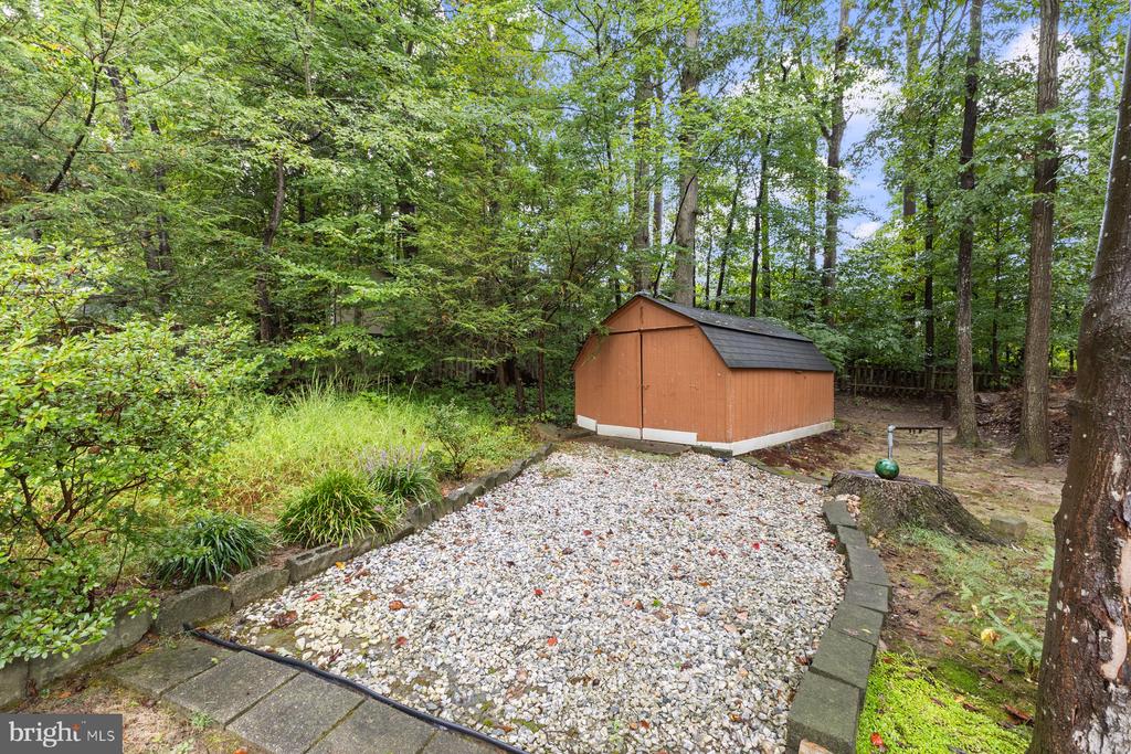 8011 TREASURE TREE COURT