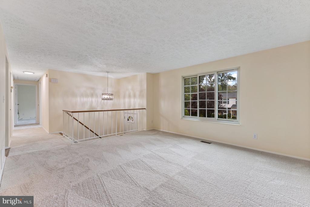 8011 TREASURE TREE COURT