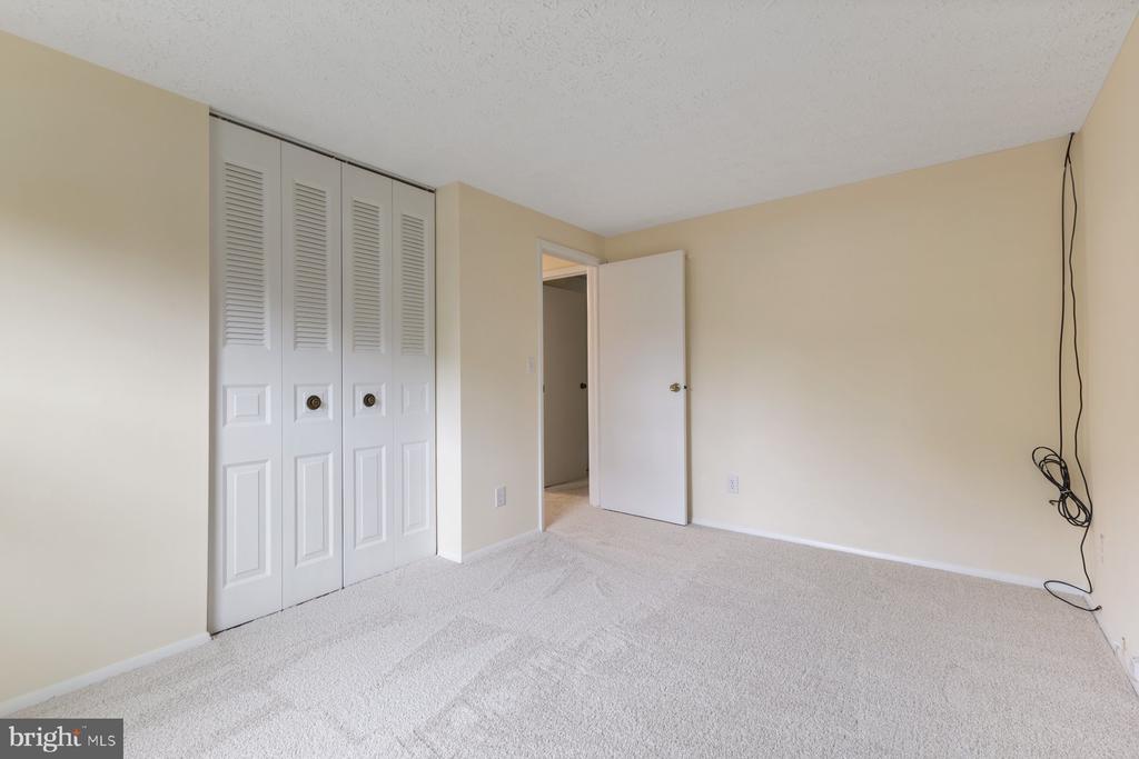 8011 TREASURE TREE COURT