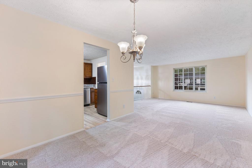 8011 TREASURE TREE COURT