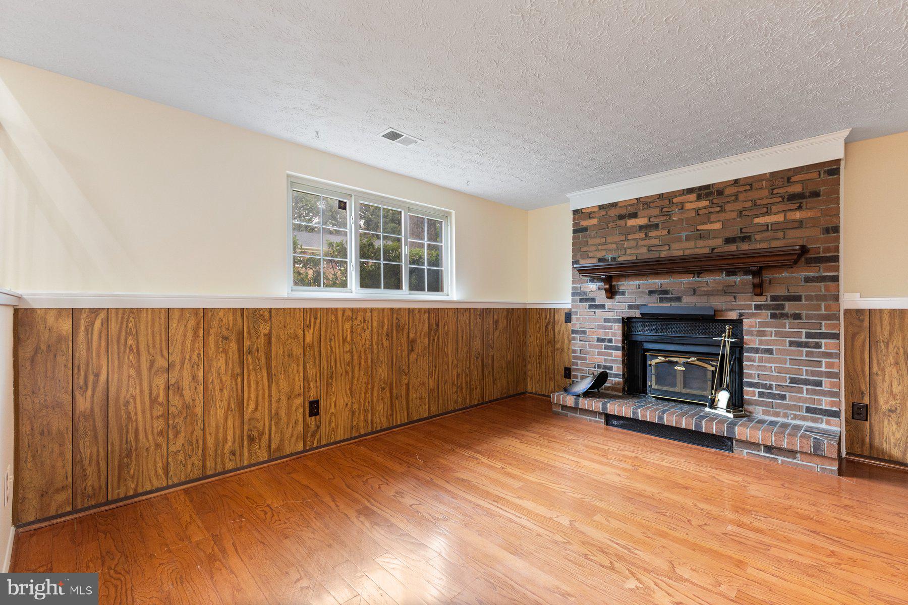 8011 TREASURE TREE COURT