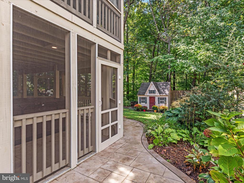 8590 BEATRICE COURT