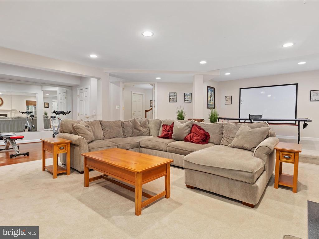 8590 BEATRICE COURT