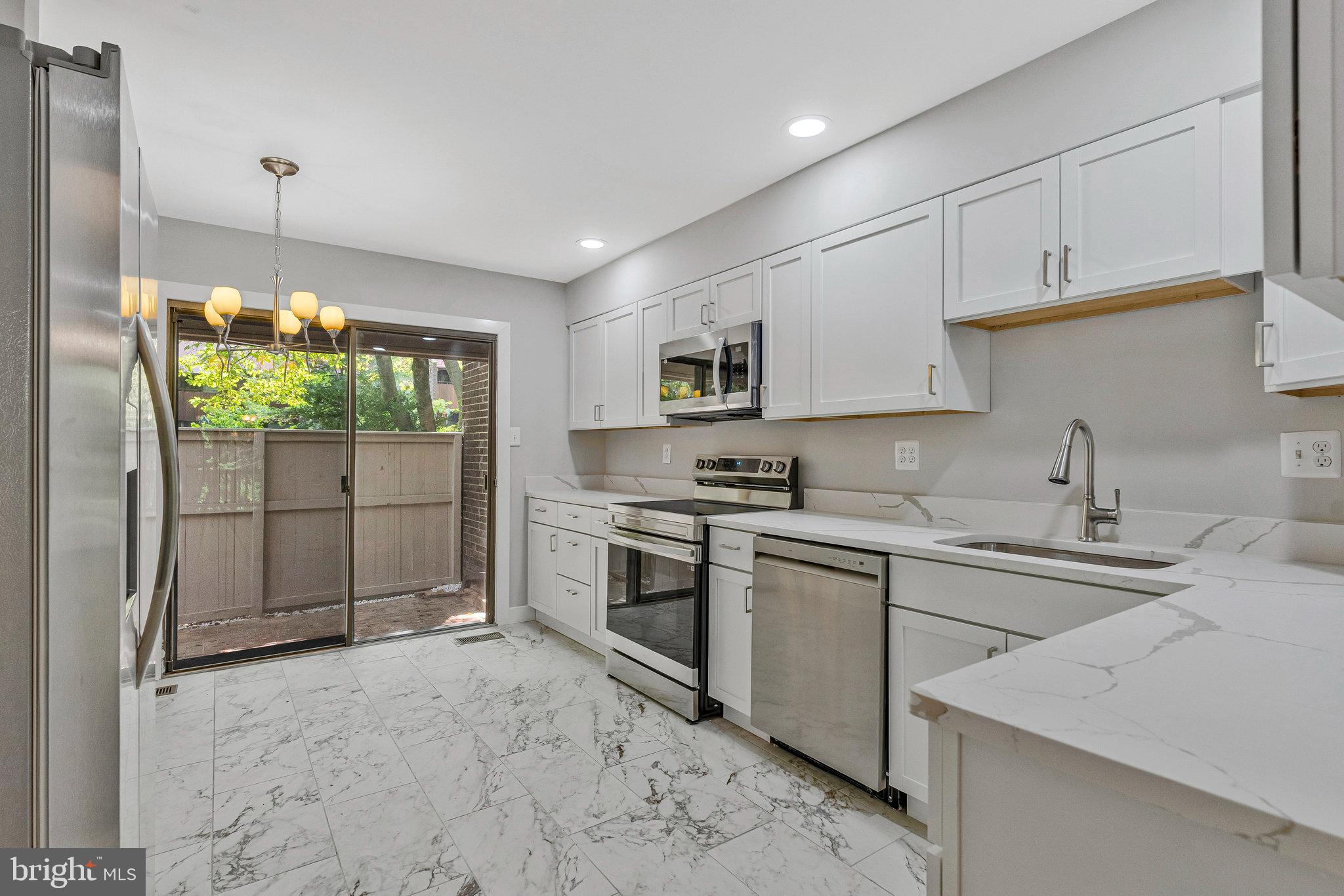 2037 WETHERSFIELD COURT