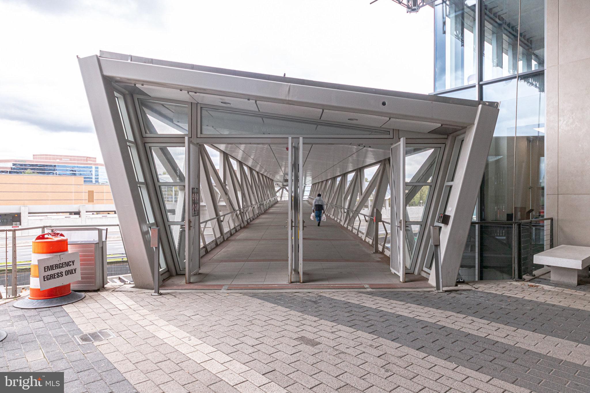 2037 WETHERSFIELD COURT