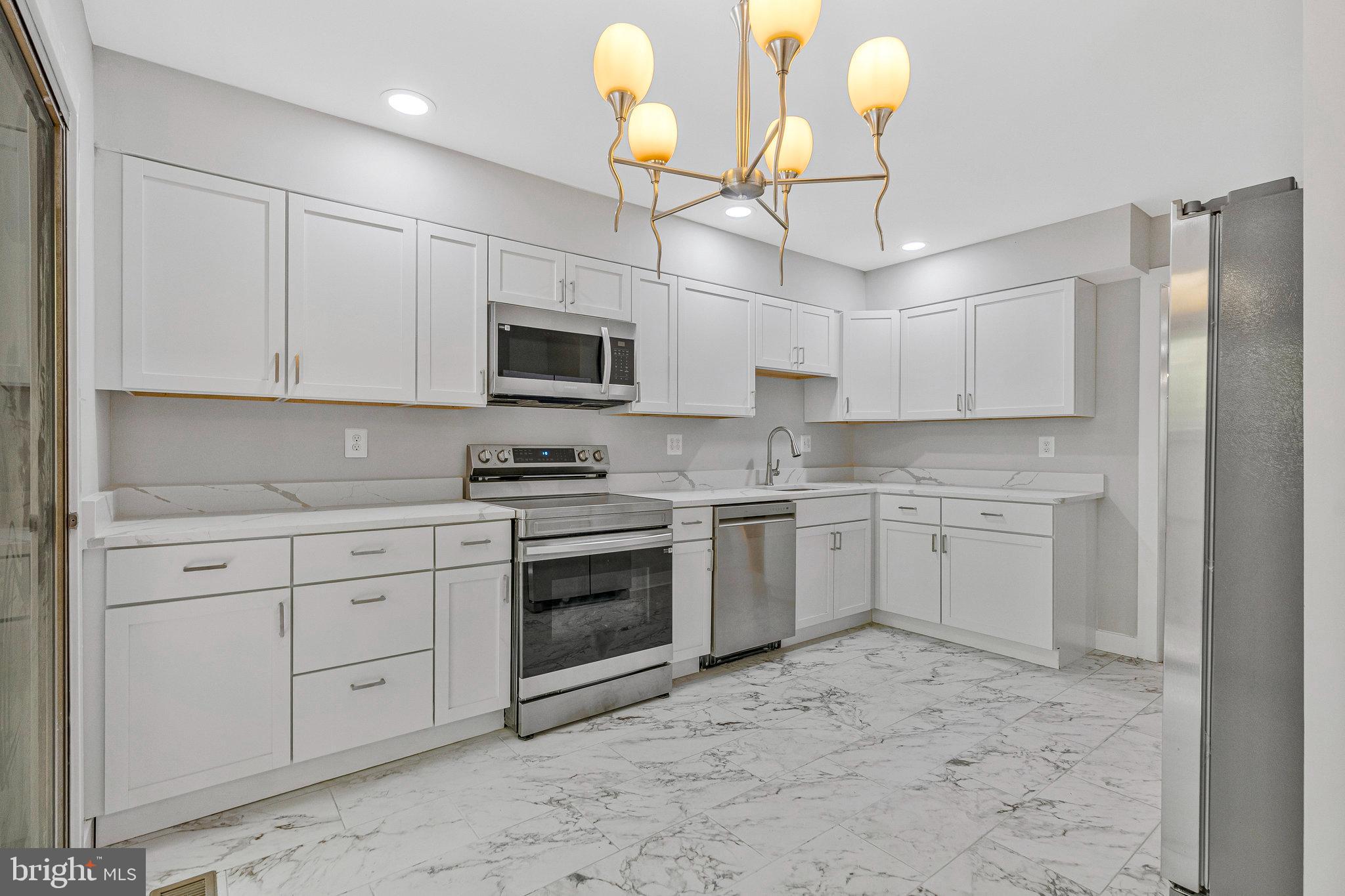 2037 WETHERSFIELD COURT