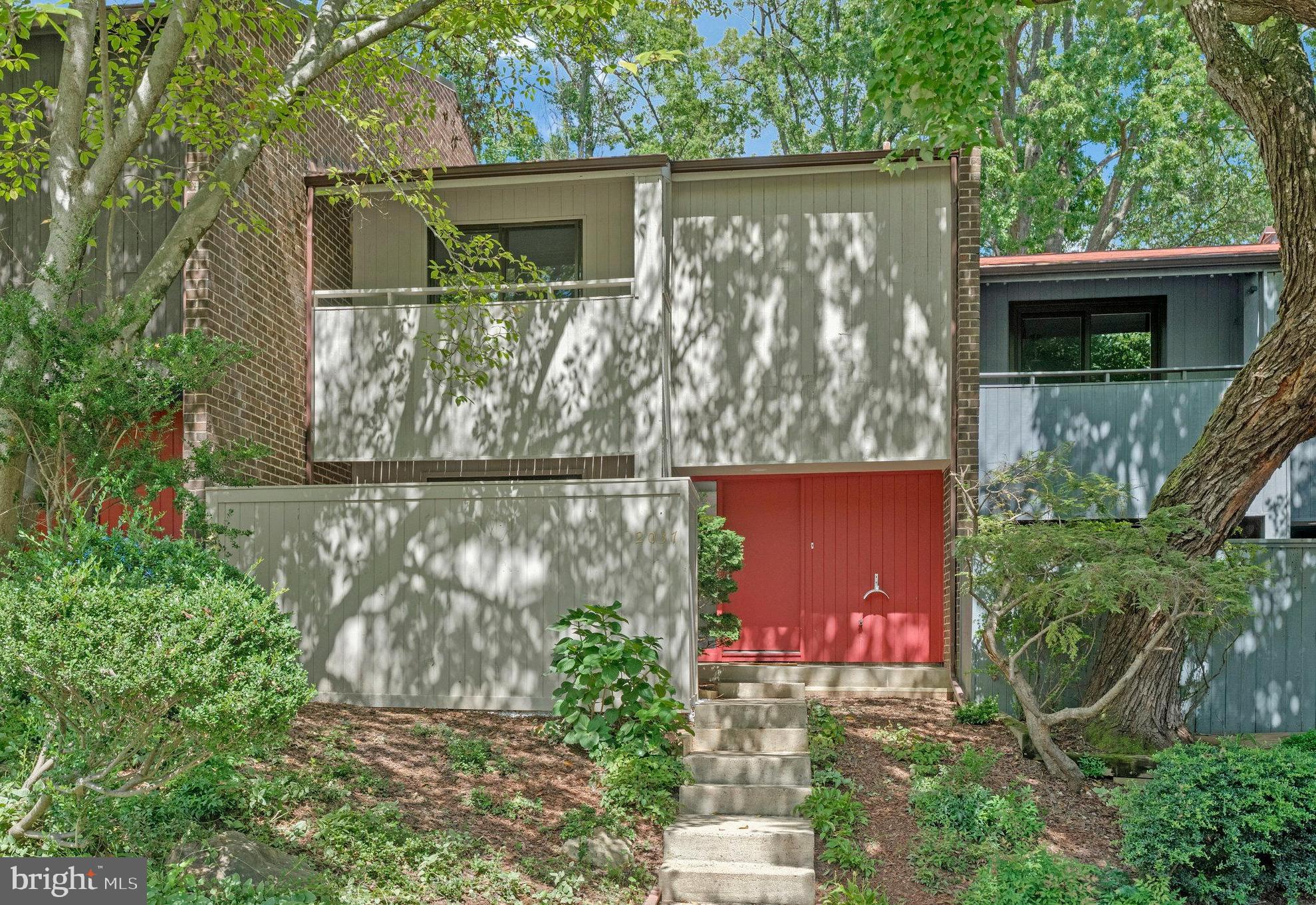 2037 WETHERSFIELD COURT