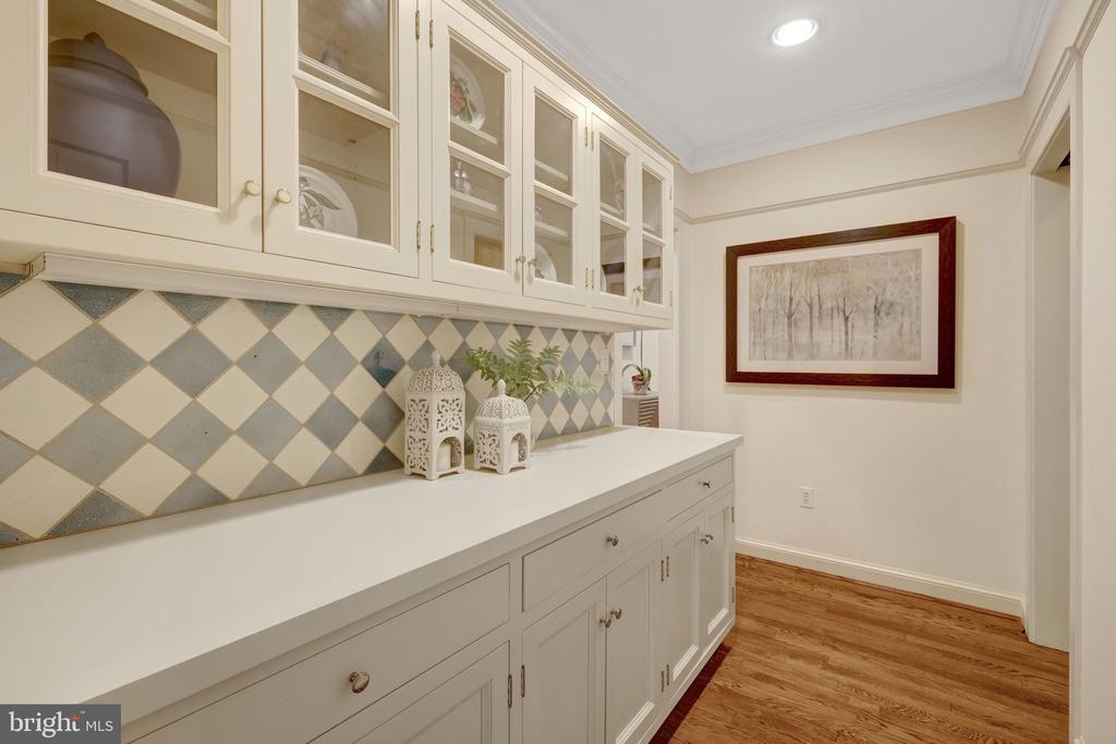 1110 BROOK VALLEY LANE