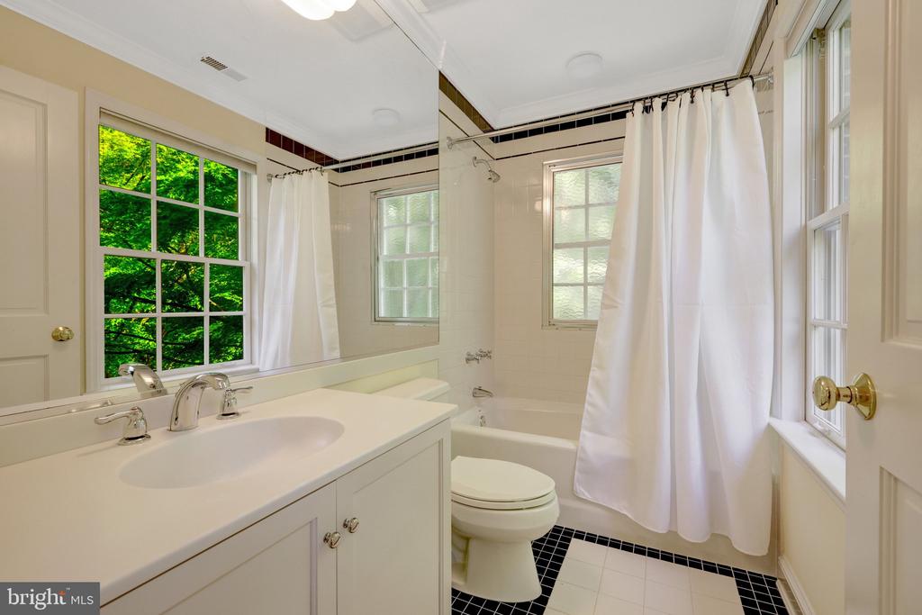 1110 BROOK VALLEY LANE