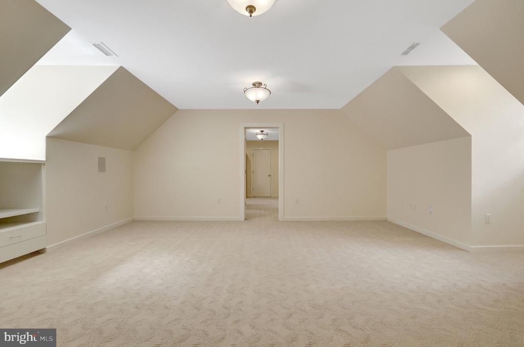 1110 BROOK VALLEY LANE