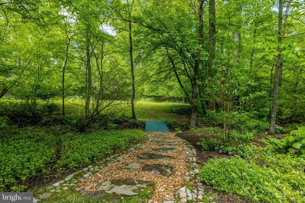 1110 BROOK VALLEY LANE