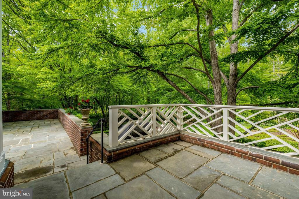 1110 BROOK VALLEY LANE