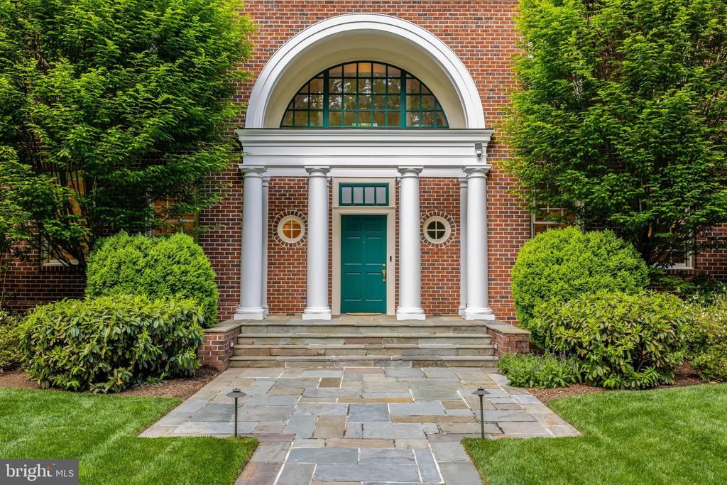 1110 BROOK VALLEY LANE
