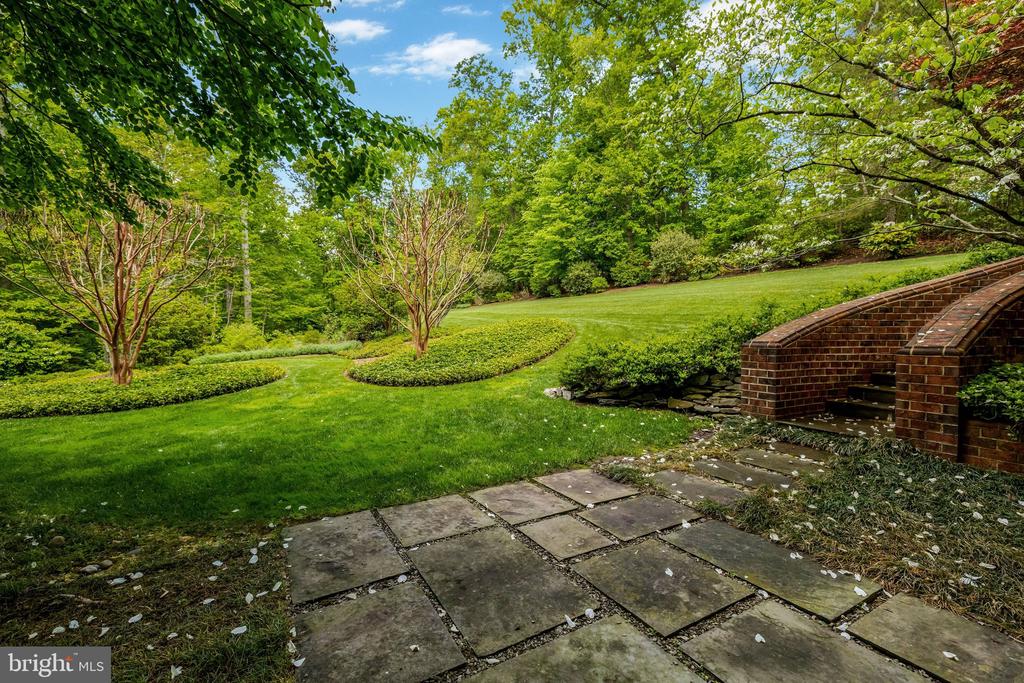 1110 BROOK VALLEY LANE