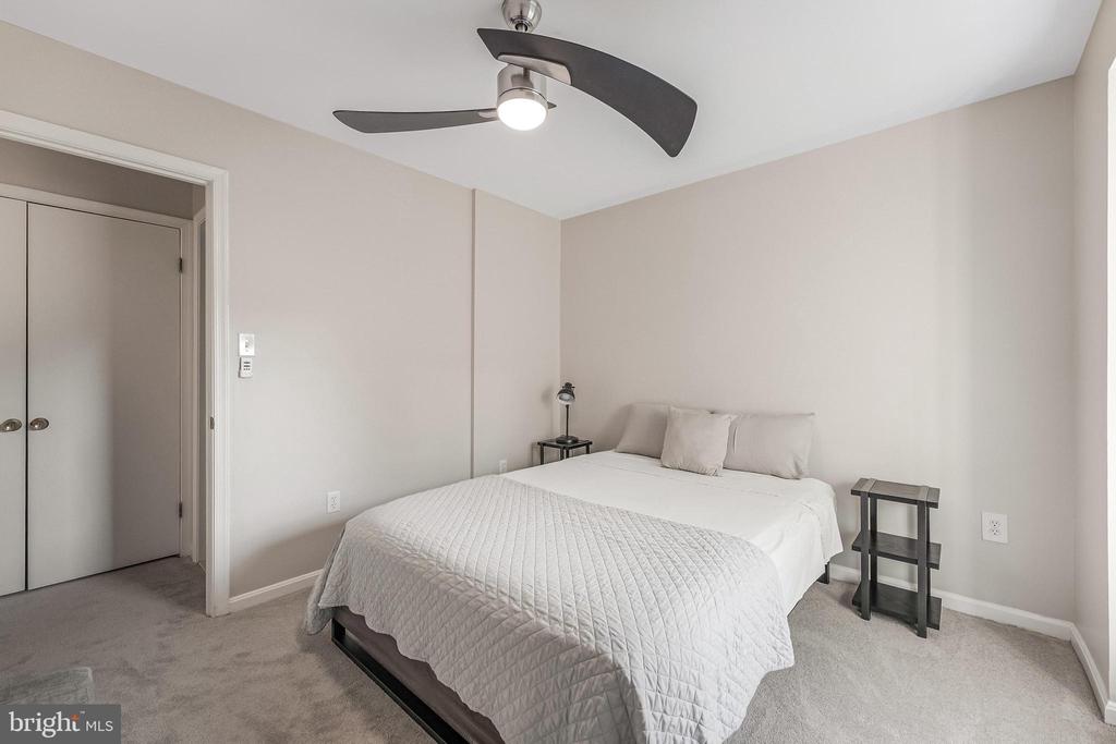 12210 WYE OAK COMMONS CIRCLE