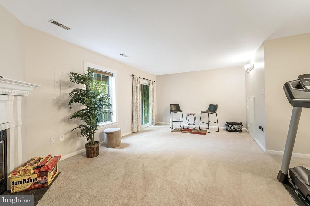 12210 WYE OAK COMMONS CIRCLE
