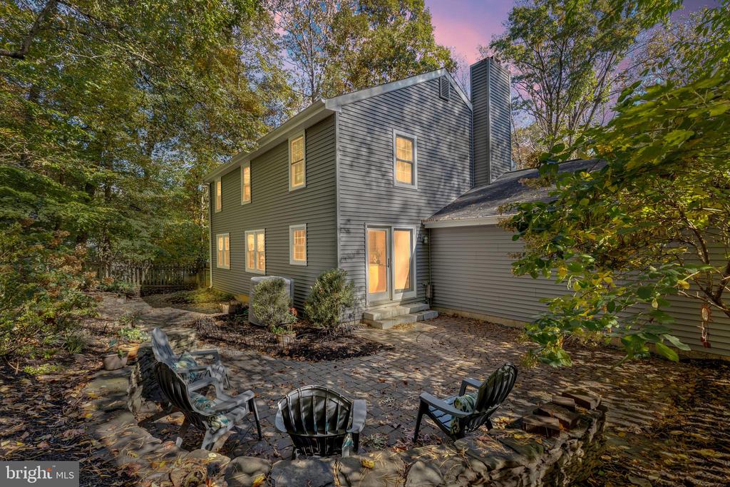 5947 NEW ENGLAND WOODS DRIVE