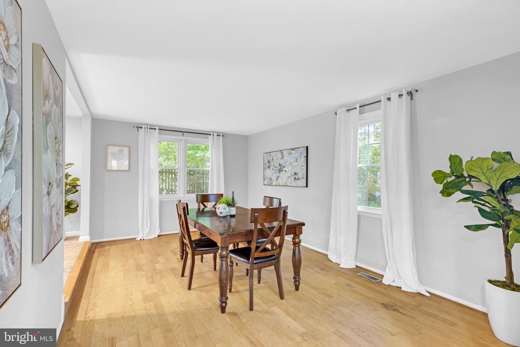 5947 NEW ENGLAND WOODS DRIVE