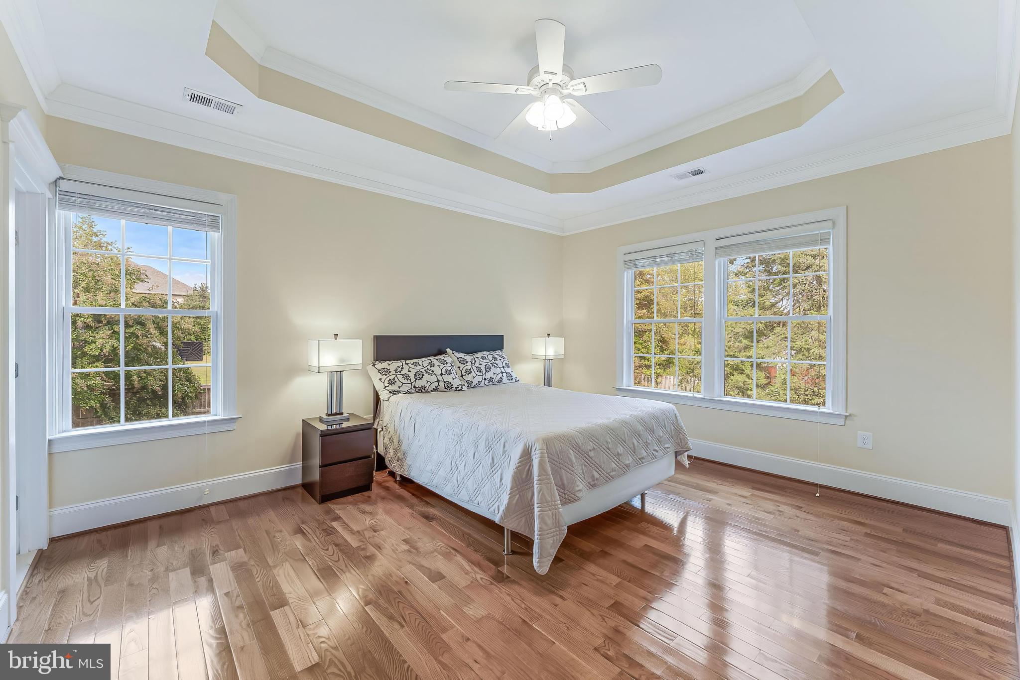 829 GOLDEN ARROW STREET