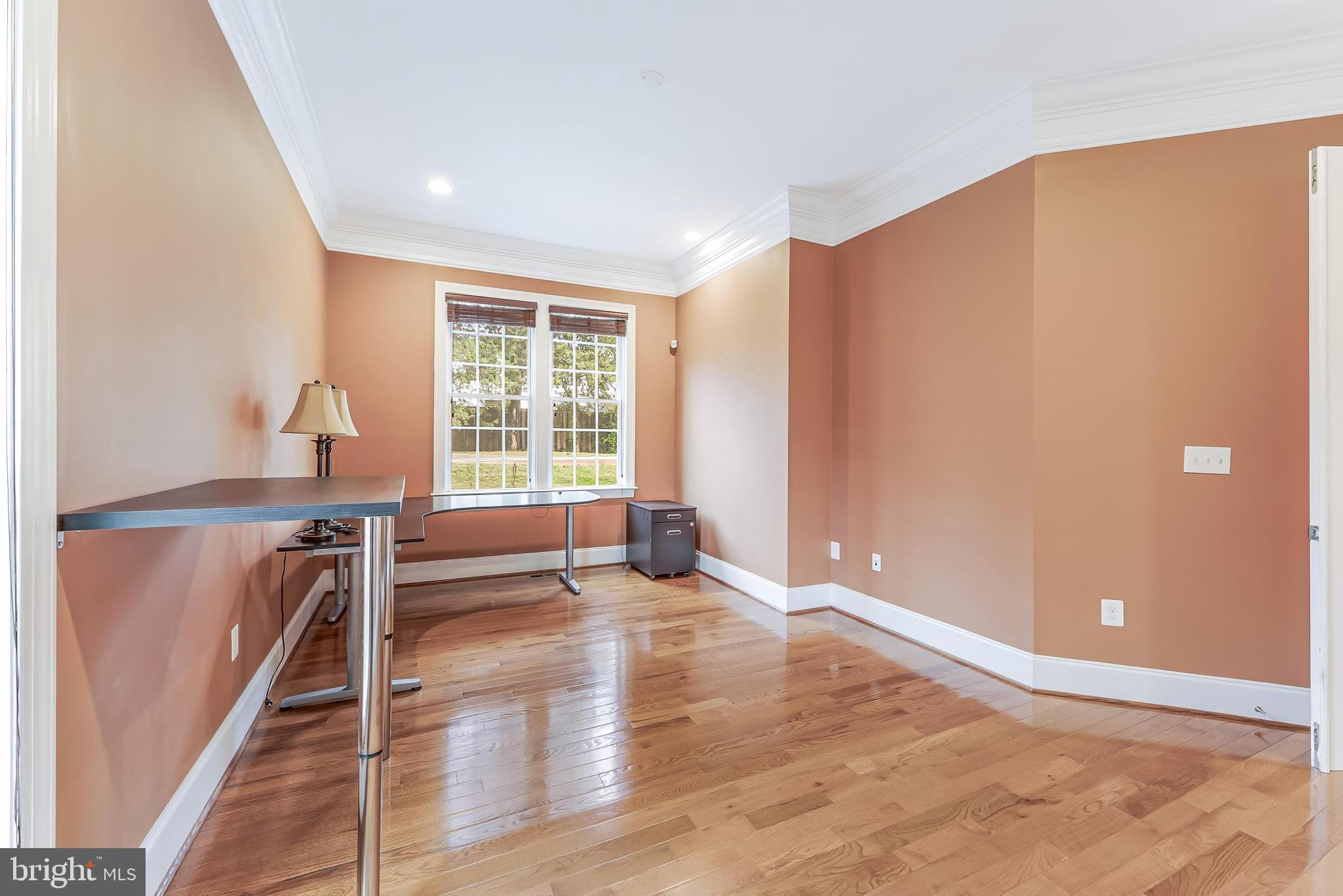 829 GOLDEN ARROW STREET