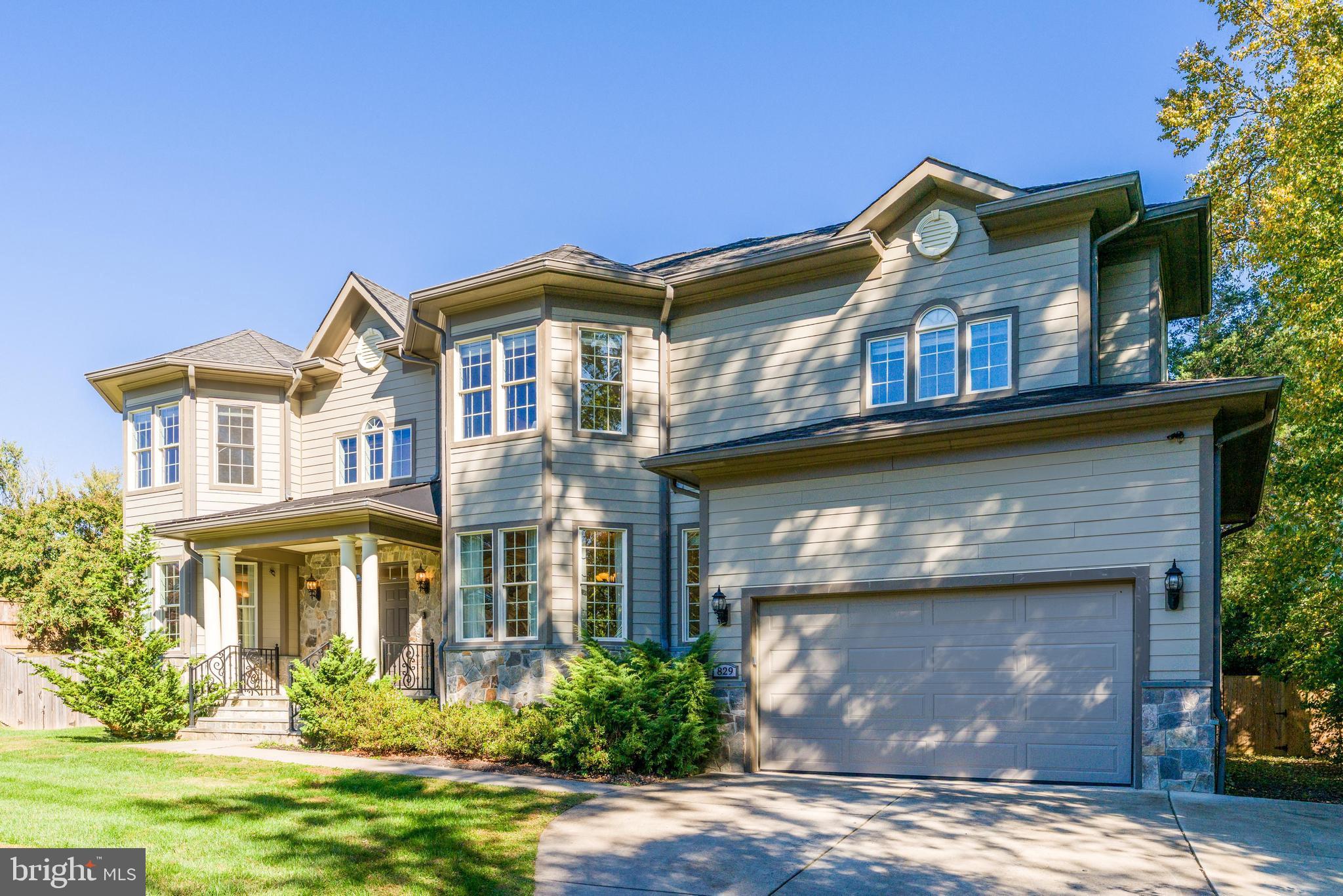 829 GOLDEN ARROW STREET