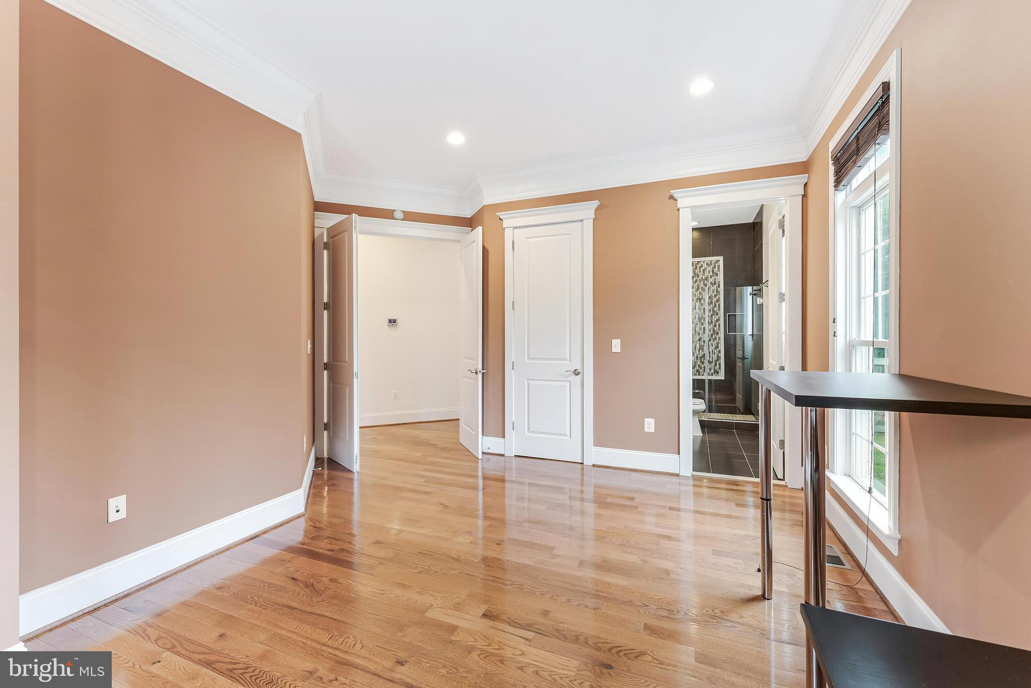 829 GOLDEN ARROW STREET