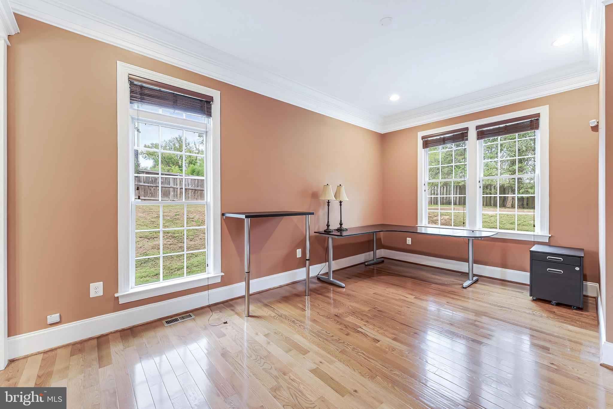 829 GOLDEN ARROW STREET