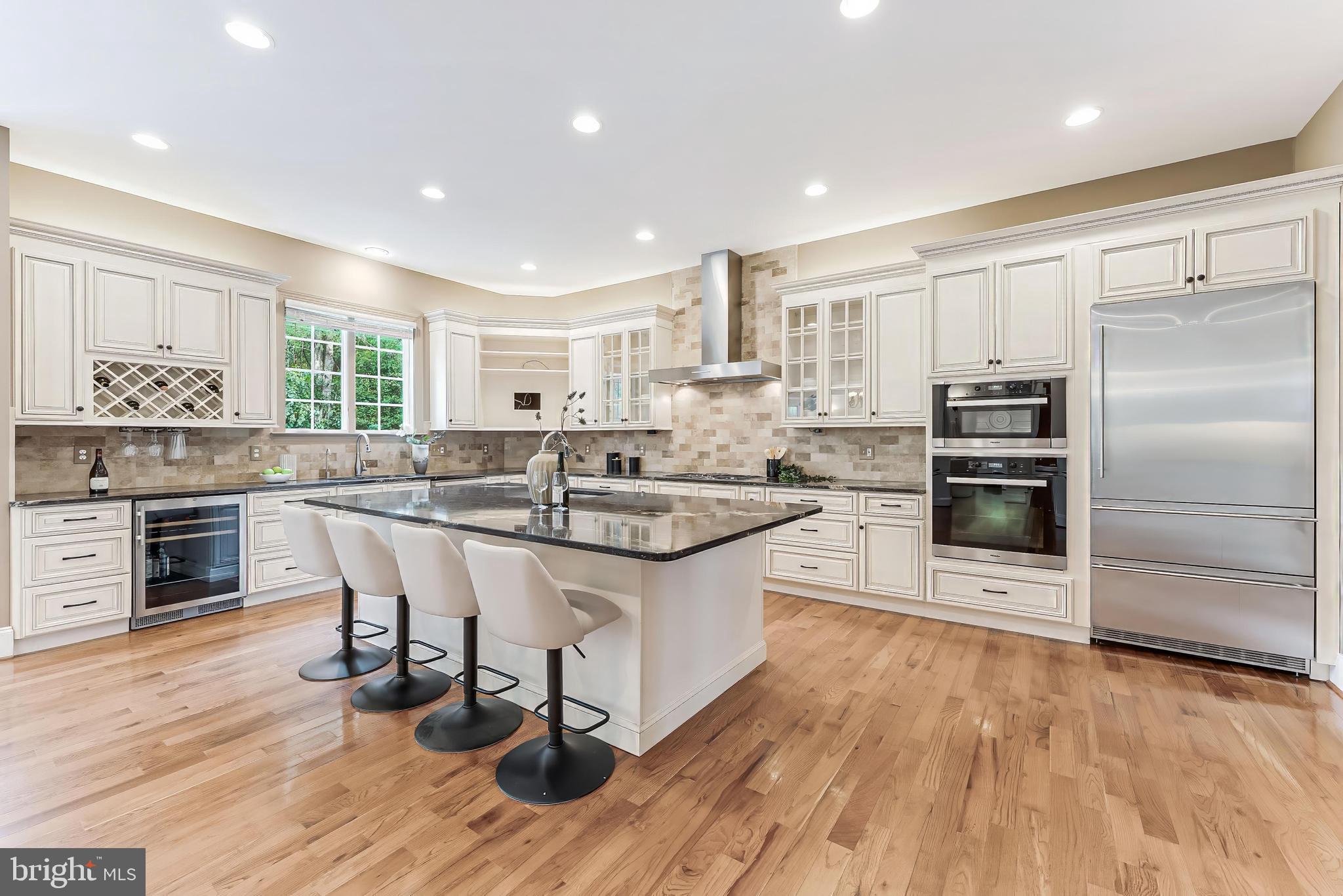 829 GOLDEN ARROW STREET