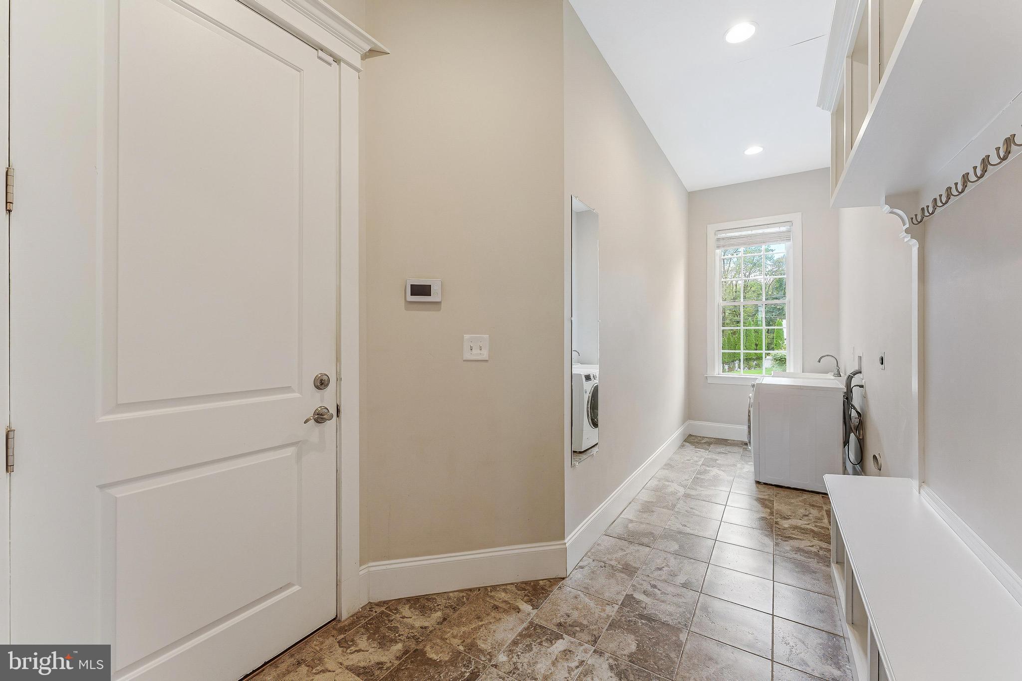 829 GOLDEN ARROW STREET