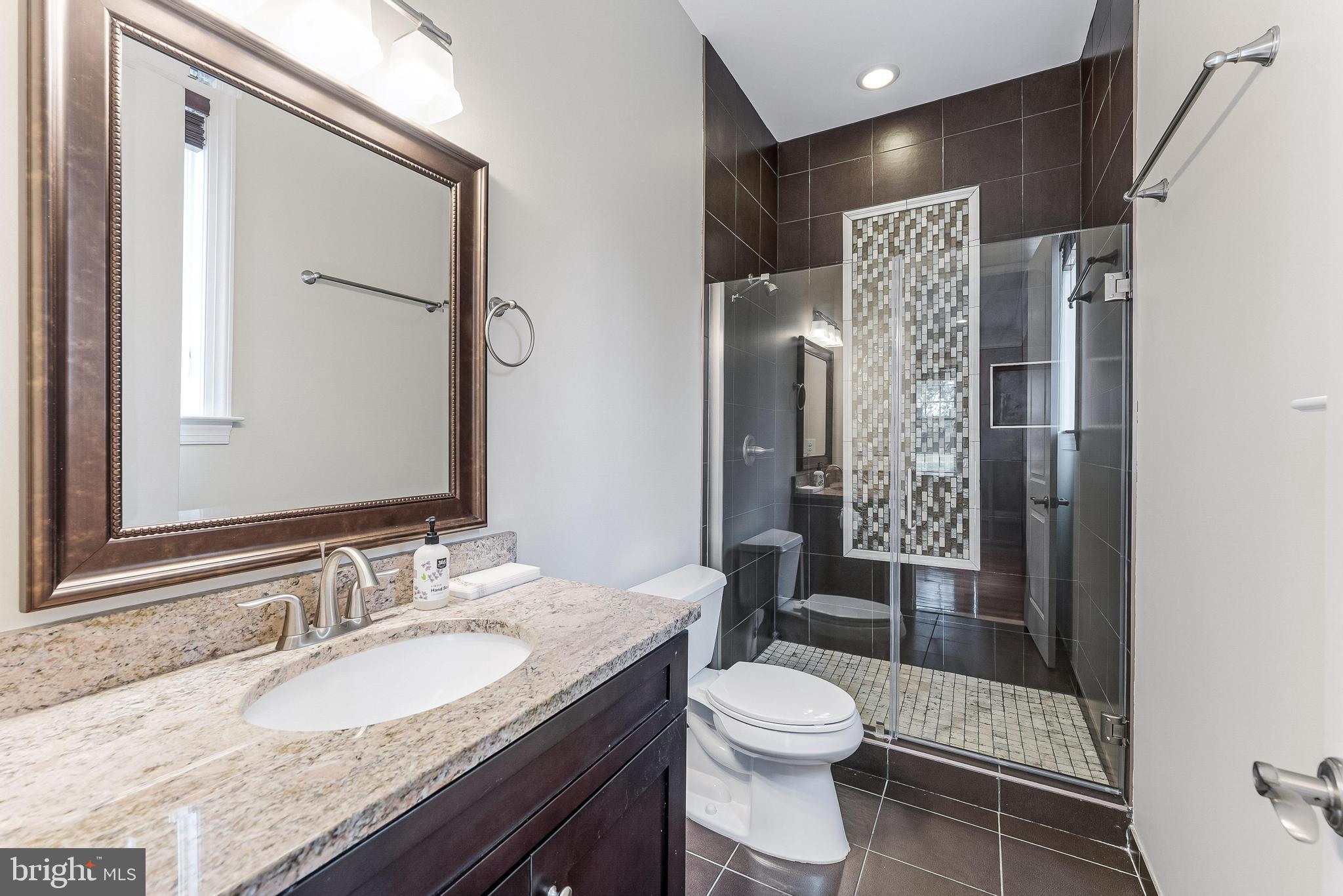 829 GOLDEN ARROW STREET