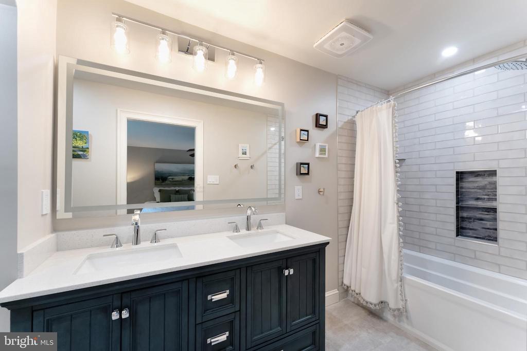 3119 COBB HILL LANE