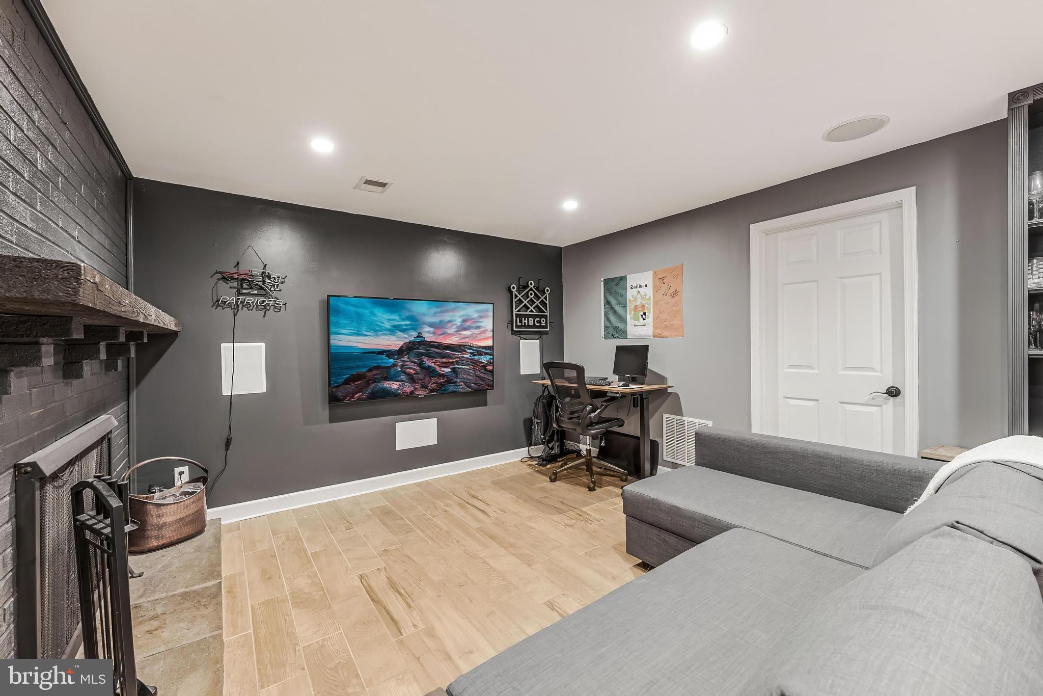 14714 CRANOKE STREET