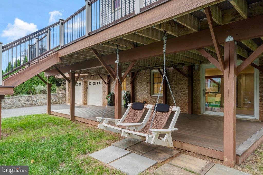 1332 CARPERS FARM WAY