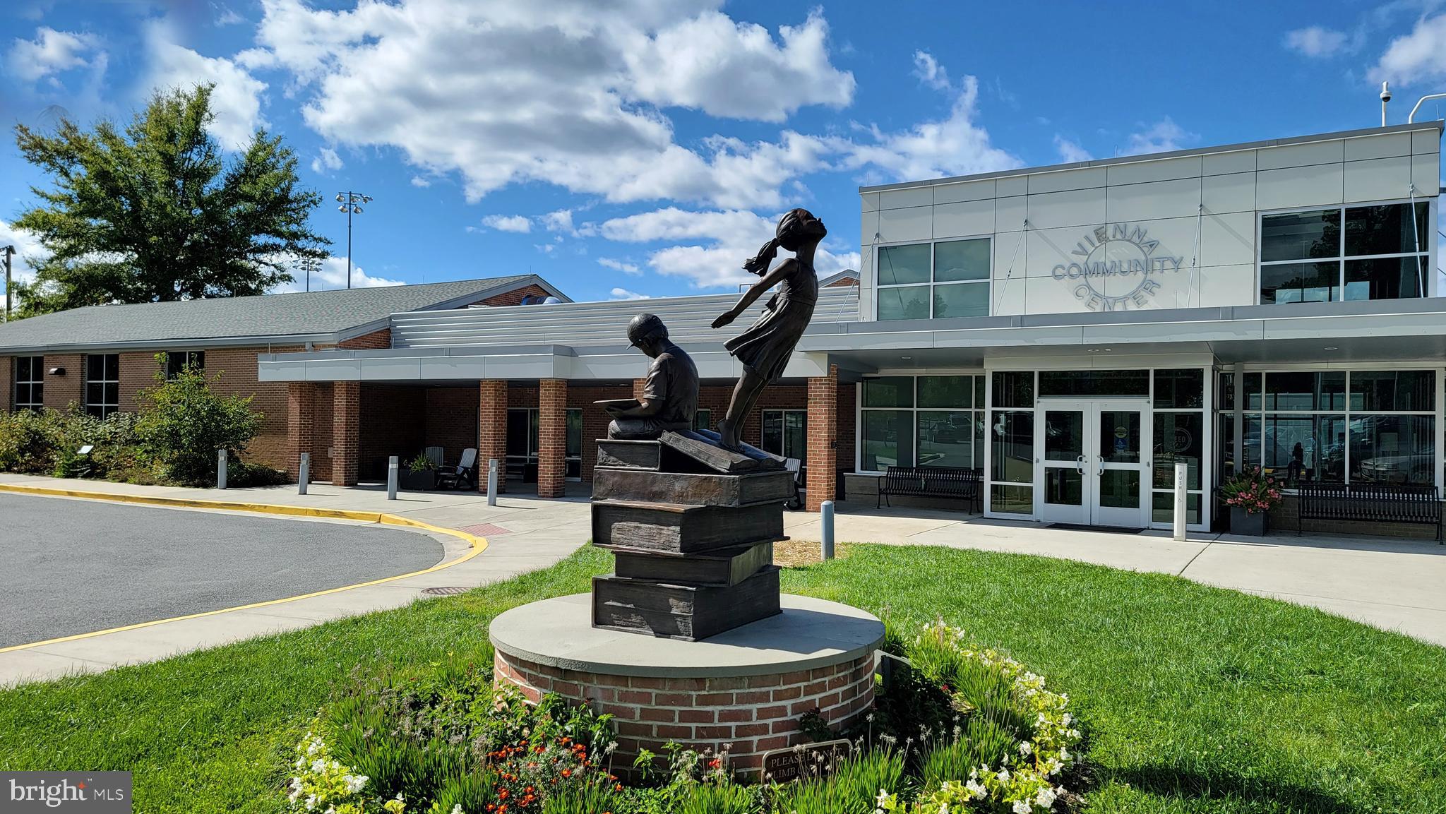 9132 ERMANTRUDE COURT