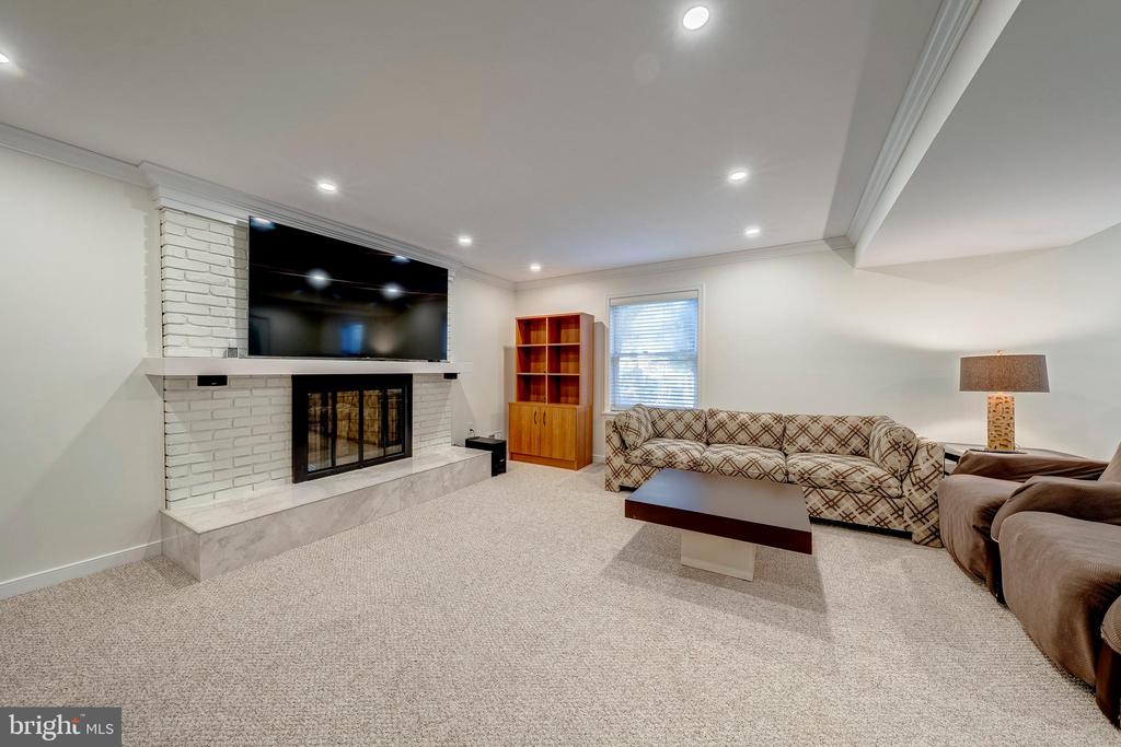 9132 ERMANTRUDE COURT