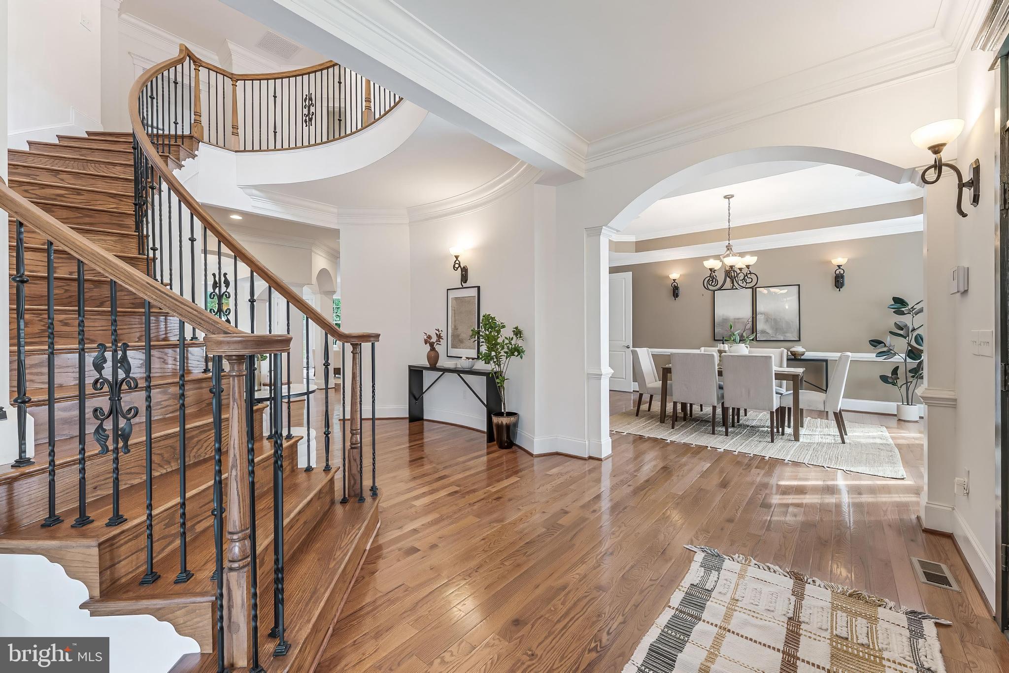 829 GOLDEN ARROW STREET