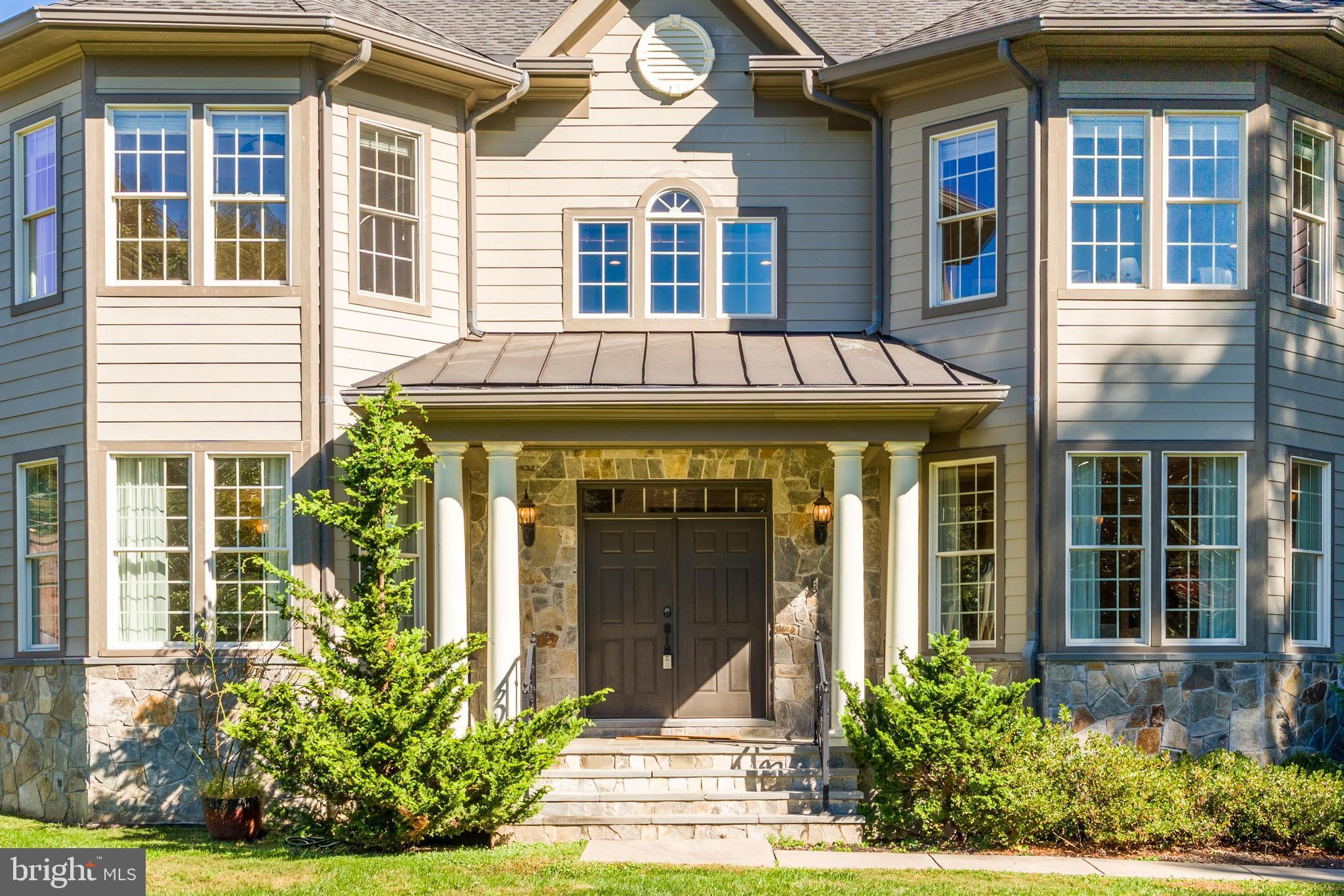 829 GOLDEN ARROW STREET