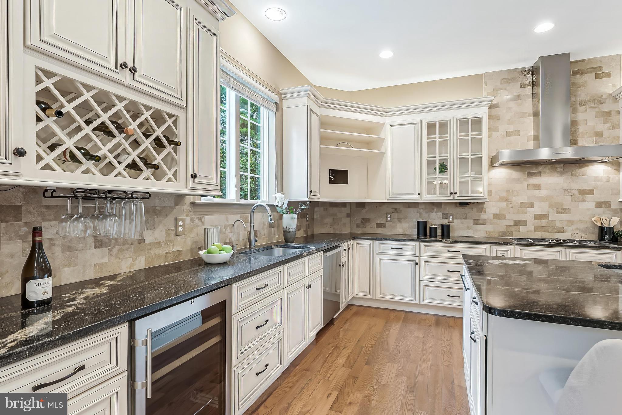 829 GOLDEN ARROW STREET