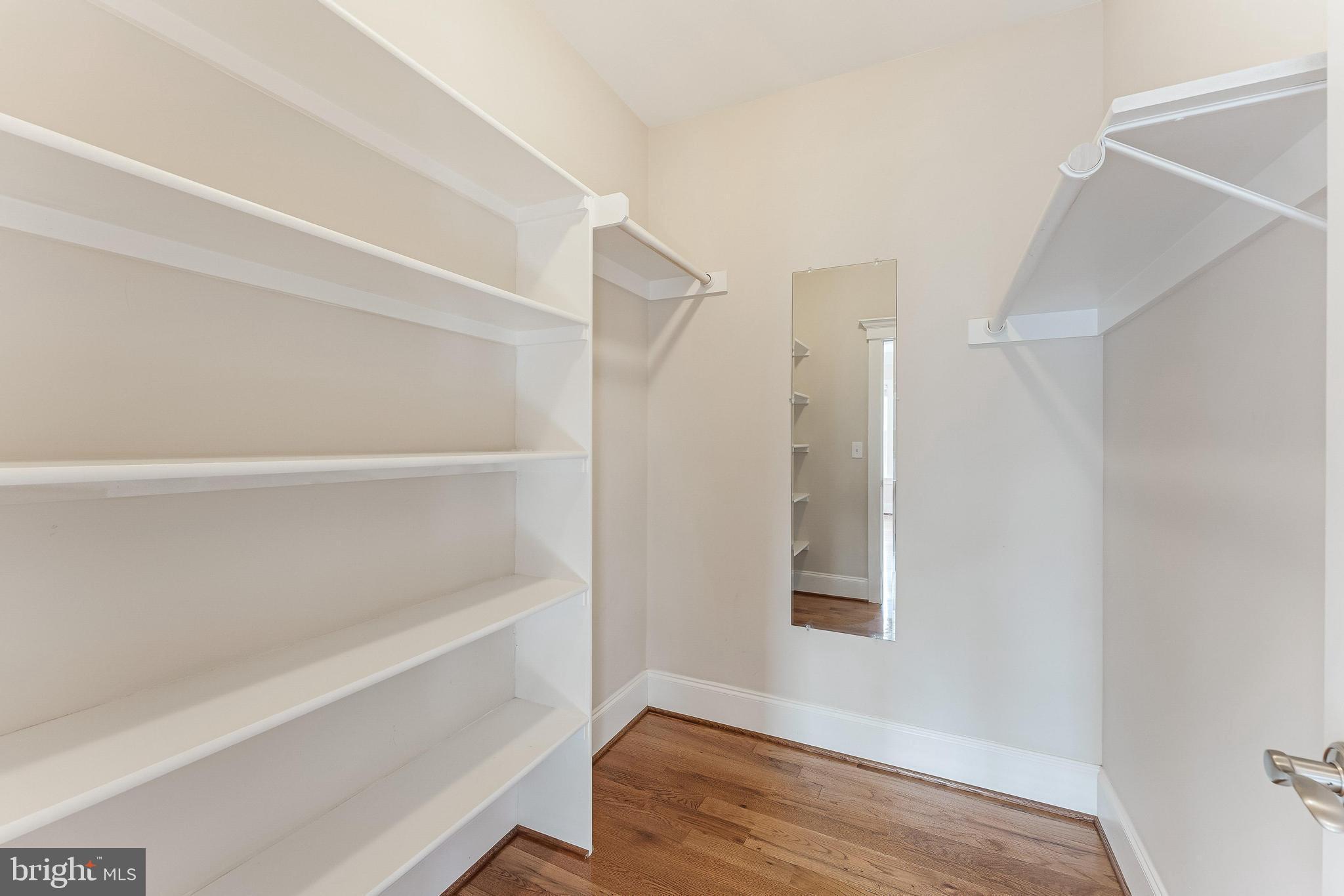 829 GOLDEN ARROW STREET