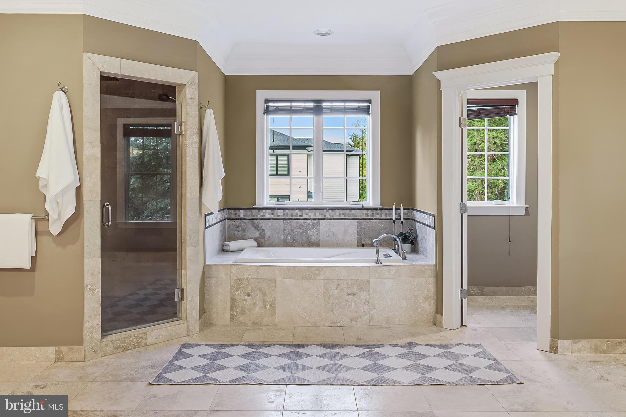 829 GOLDEN ARROW STREET