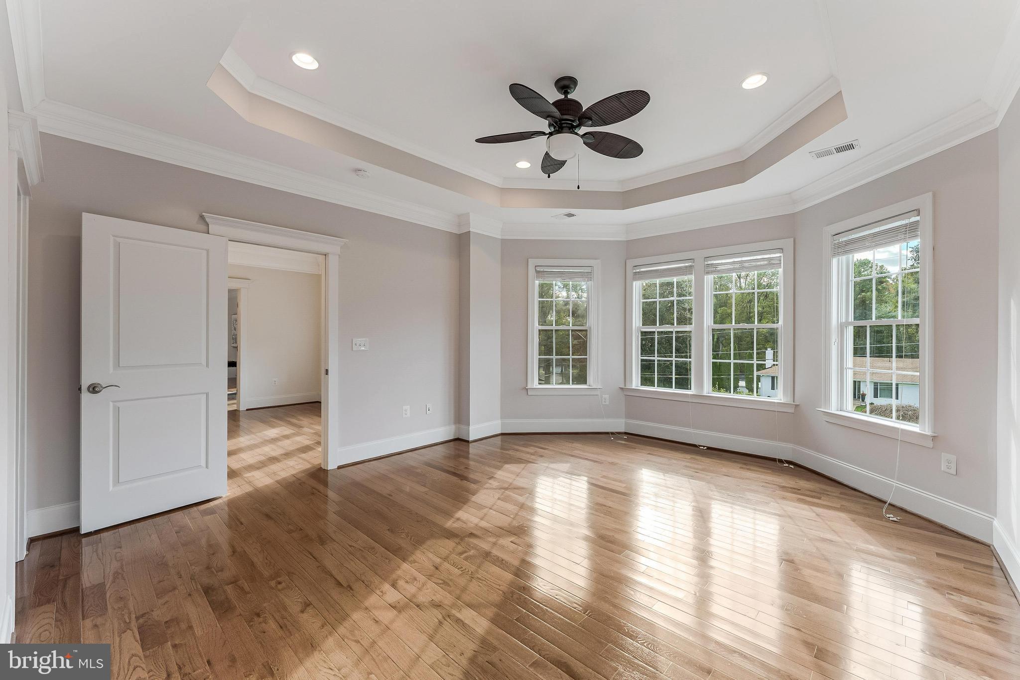 829 GOLDEN ARROW STREET