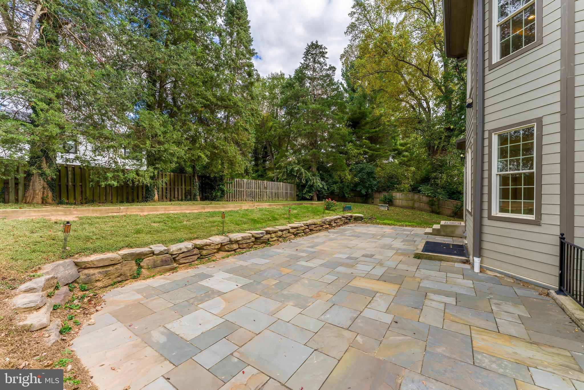 829 GOLDEN ARROW STREET